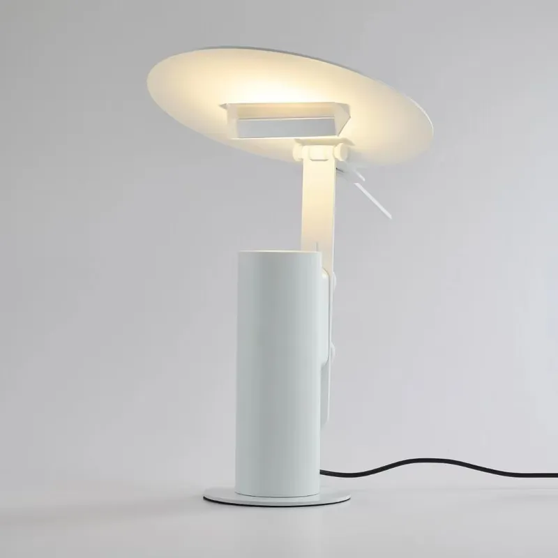 Lighting Decor For Bedroom - مصباح طاولة LED حديث وإبداعي بتصميم