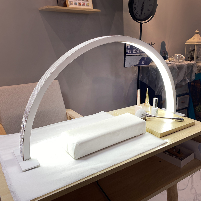 مصباح LED على شكل نصف قمر لتعب - مراجعة Led Moon Lamp وسعره
