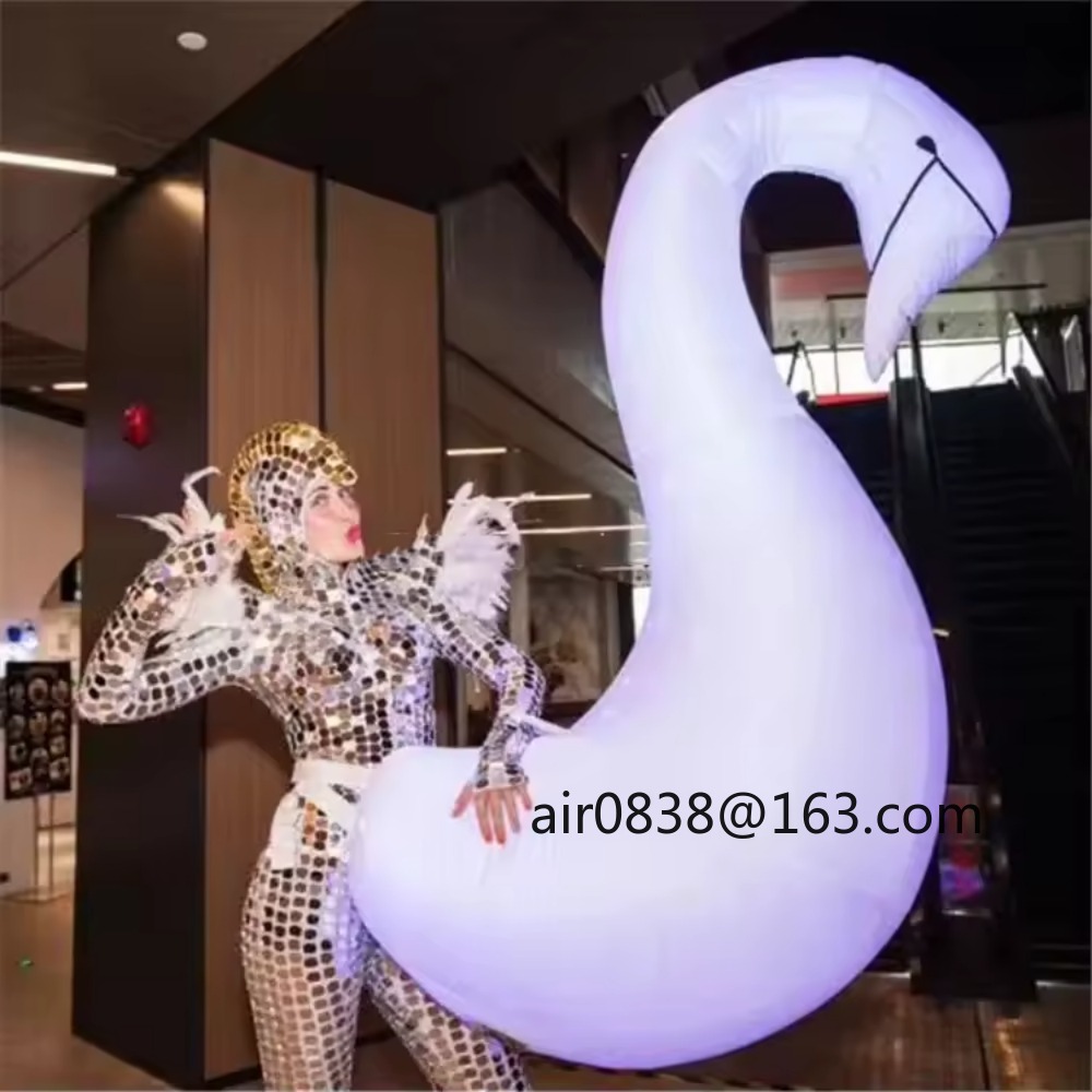 زي بجعة قابل للنفخ يمكن ارتداؤ - مراجعة Decor Lighting The Parade وسعره